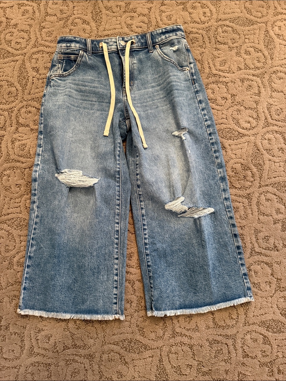 NWT pink ankle jeans